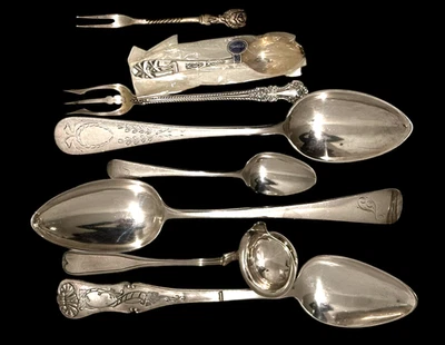 Lote de cucharas de plata esterlina y moneda inglesas y americanas antiguas/de colección Foto 1 de 4