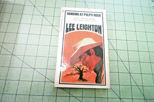 HANGING AT PULPIT ROCK BY LEE LEIGHTON 1969 VINTAGE BALLANTINE BKS WESTERN PB - Picture 1 of 3