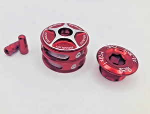 Red Top cap + 2x spacers + Crank bolt M20 + presta valve caps anodised red set - Picture 1 of 7
