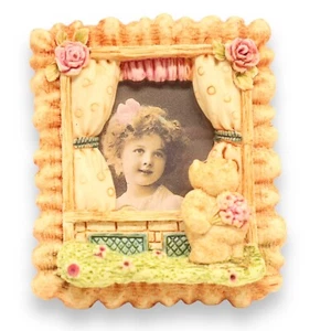 Vintage Photo Frame 2 3/4 X 3" Bear Figurine Frame Holds 1.5X2" Photo - Picture 1 of 3