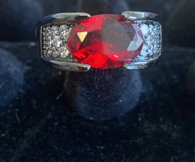Anillo de piedra roja de metal para pistola de moda para hombre talla 12 Foto 1 de 4