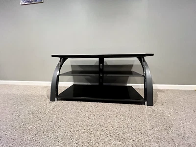 Bello 钢化玻璃电视支架型号 BTP44-6334-D978 — 第 1/4 张图片