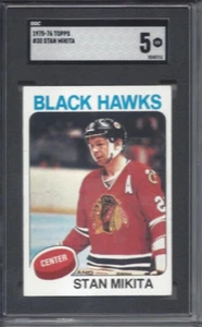1975 Topps Hockeykarte #30 Stan Mikita Chicago Blackhawks bewertet SGC 5 - Bild 1 von 2