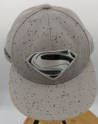 Gorra de béisbol Superman Snapback con escudo metálico gris hombre de acero Foto 1 de 4