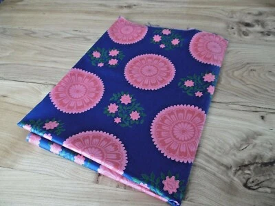 Piece de tissu  motifs de fleurs " chintz soyeux "  ( 163 x 130 cms ) - Photo 1/4