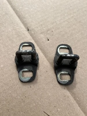 Par de bloqueo de capó 12988800060 Mercedes-Benz R129 300SL 500SL cupé Foto 1 de 4