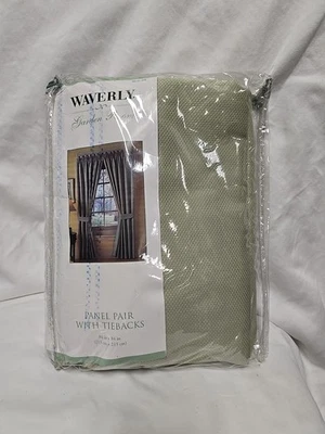 De colección. Par de paneles de cortina Waverly Garden Room verde oliva con lazos 84x84 Foto 1 de 4