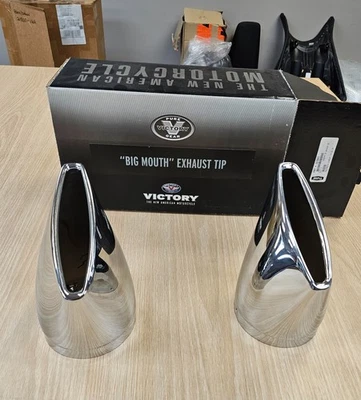 Punta de escape de boca grande para motocicleta Victory OEM 2878042 Foto 1 de 4