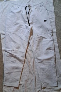 Pantalones de cercanías Nike Sportswear Tech Essentials repelentes para hombre grandes blancos DQ4343-030 - Imagen 1 de 12