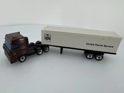 1987 Matchbox DAF3300 Space Cab UPS Cab And Trailer 1:86 Semi - Image 1 of 4