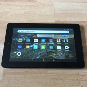 Amazon Fire 7 8gb WiFi (5th Generation) SV98LN-Black with 16gb SD card - Picture 1 of 6