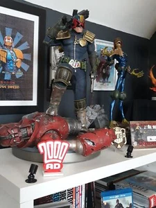 2000 AD Comics Ornamental Retro Display Collectible Logo Text Memorabilia Stand - Picture 1 of 10