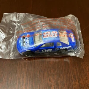 Vintage 1995 Hot Wheels Diecast Nascar Pepsi 400 Daytona #98 Blue Car, Sealed - Picture 1 of 2