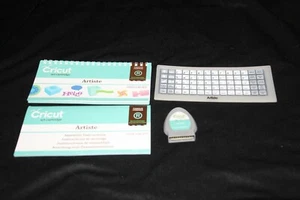 Künstlerschrift Cricut Cartridge LINKED Booklet Overlay OHNE BOX Close to My Heart - Bild 1 von 1