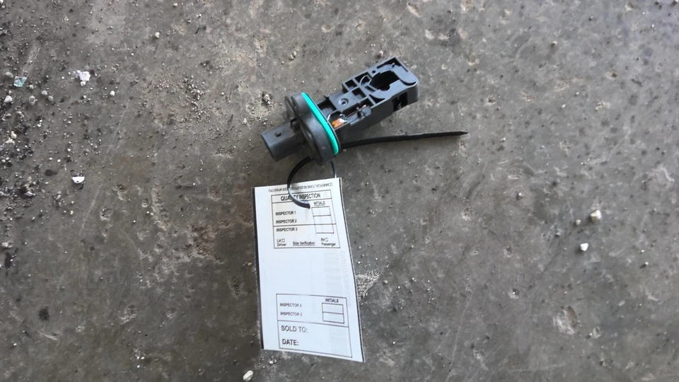 Medidor de flujo de aire de inyección de combustible usado se adapta a: Chevrolet Camaro 2010 3,6 grado A Foto 1 de 4