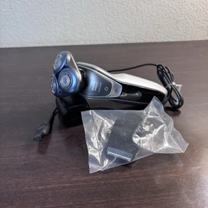 Philips Norelco Rechargeable Wet/Dry Shaver S6540 SenseIQ Technology Series 6000 - Picture 1 of 13