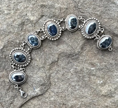 Pulsera de corindón y plata de ley con zafiro azul crudo, TAILANDIA, 41,3 gramos Foto 1 de 4