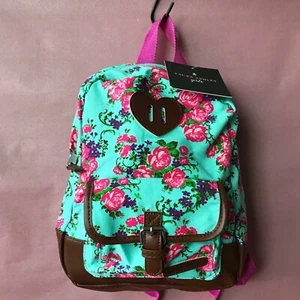 Mini Mochila Laura Ashley Niñas Rosa Floral Bolsillo Frontal W 8.5" x H 10" - Imagen 1 de 5