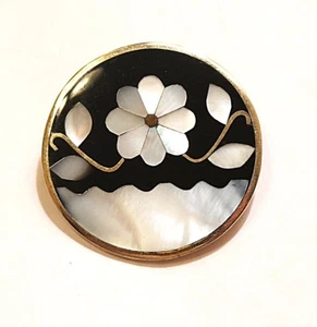 Alpaca Mexico Round Mother of Pearl DAISY FLOWER & LEAVES OVER WAVES Brooch Pin  - Picture 1 of 6
