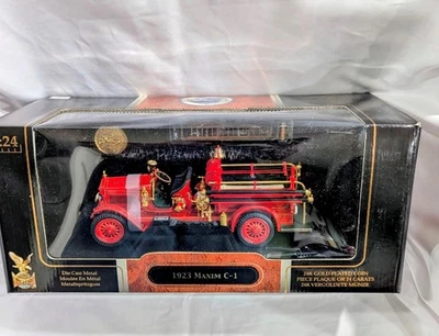 YAT MING SIGNATURE GOLD SERIES HFD HILLSBORO, NH 1923 MAXIM FIRE ENGINE 1:24 - Image 1 of 2