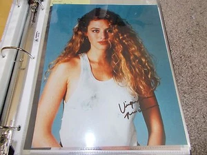 FOTOGRAFÍA JOVEN FIRMADA POR VIRGINIA MADSEN - Imagen 1 de 2