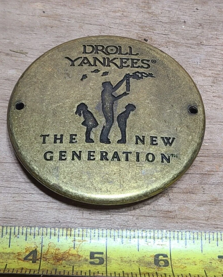 Alimentador de aves Droll Yankees nueva generación color latón/oro (solo tapa) serie CJ Foto 1 de 4