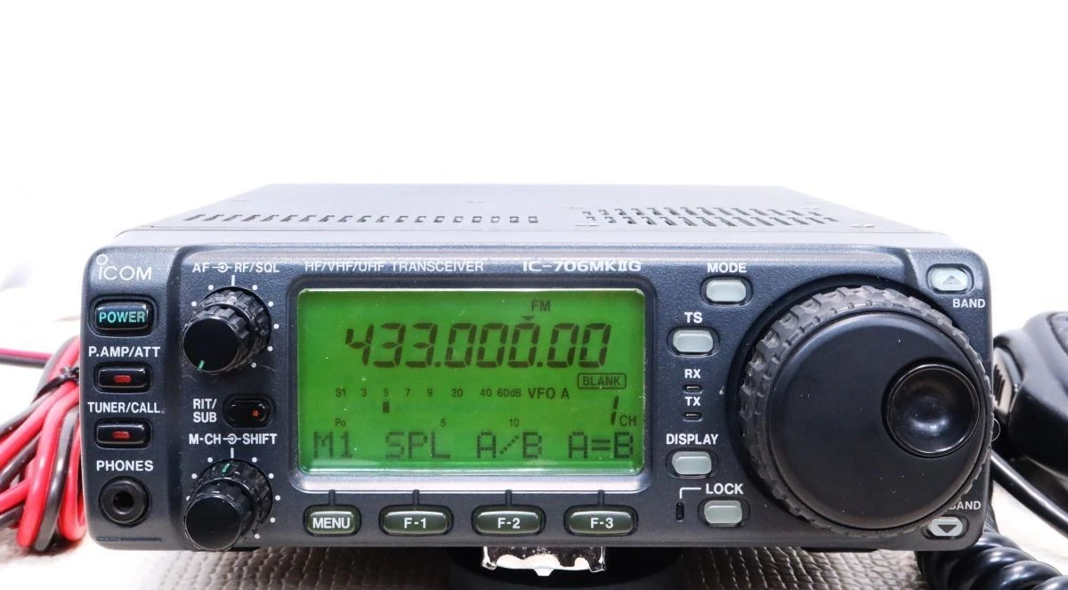 ICOM IC-706 HF/50MHz/144MHz オールモードハイパワー機 ICOM IC-706 HF/50MHz/144MHz オールモードハイパワー機