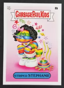 Tarjeta a rayas Stephanie 2022 Garbage Pail Kids Bookworms Topps #8b (nuevo) - Imagen 1 de 2