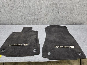 ALFOMBRILLA INTERIOR DELANTERA ALFOMBRA MONTAJE LEXUS 15-24 RC-F OEM - Imagen 1 de 12