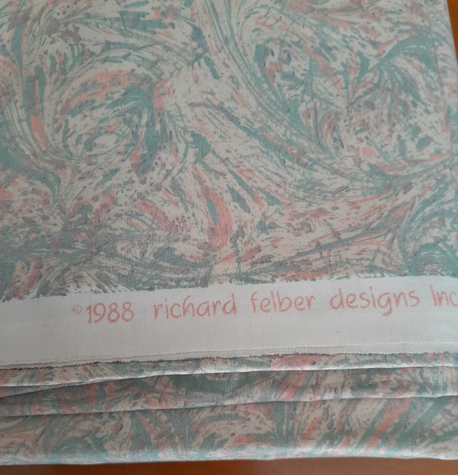 7m X 1m40 SIGNE RICHARD FELBER TISSU AMEUBLEMENT  couleurs pastels marbrées - Photo 1/3