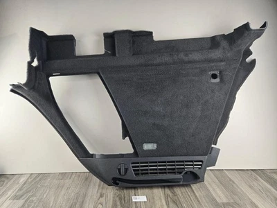 Отделочная панель на четверть правостороннего багажника Audi Q3 2014-2018 8U0863880L - Изображение 1 из 4