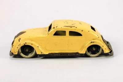 Coche de juguete de hojalata vintage Lehmann Gnom Chrysler Airflow de 1930 - Alemania Foto 1 de 4