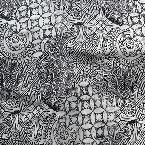 Black & White Print Design Fabric 45” Wide / 4.5 metres - Picture 1 of 5