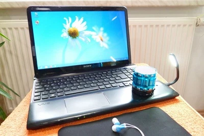 Sony Vaio SVE15 l 15 pollici HD l EXTRA l Windows 8 l 8 GB di RAM l CORE i3... - Immagine 1 di 4