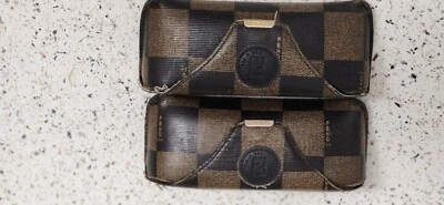 Estuche para gafas de sol Fendi o pequeño clutch lote de 2 usados algunos desgastados bonitos Foto 1 de 4