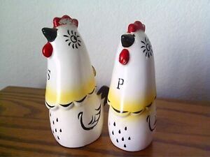 New ListingVintage Rooster Chicken Salt and Pepper Shakers Japan