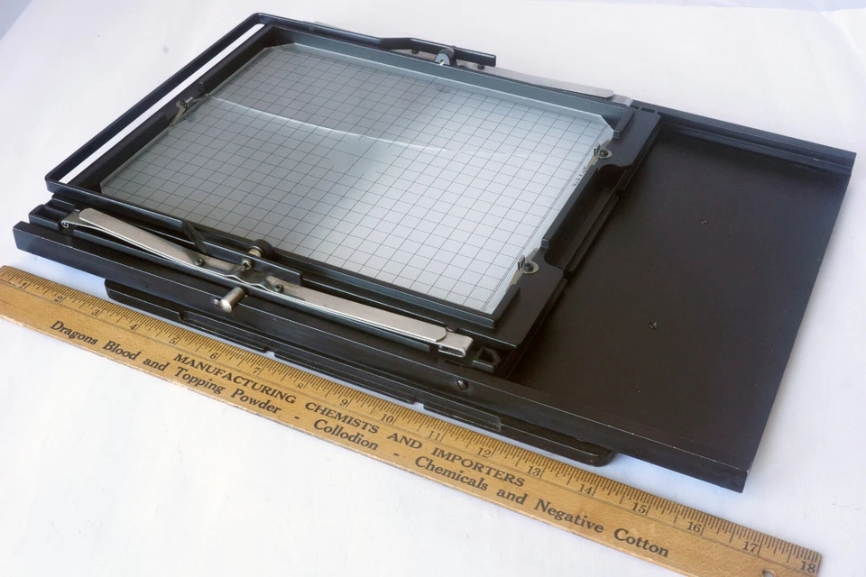 Cambo Legend 8 x 10 Slide Reducing Back to 4.5 x 8" Dividing Back Barely Used - Image 1 of 4