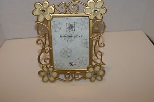 Vintage AXcents Picture Frame FLOWERS EACH CORNER PURPLE STONE 3.5" X 5"