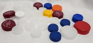 Mixed plastic bottle caps for crafts. 33 pieces. - Foto 1 di 8