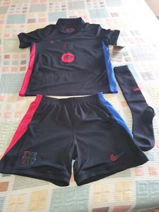 Official F.C. Barcelona kit, size XL, for kids, brand new 122-128 cms. - Imagen 1 de 5
