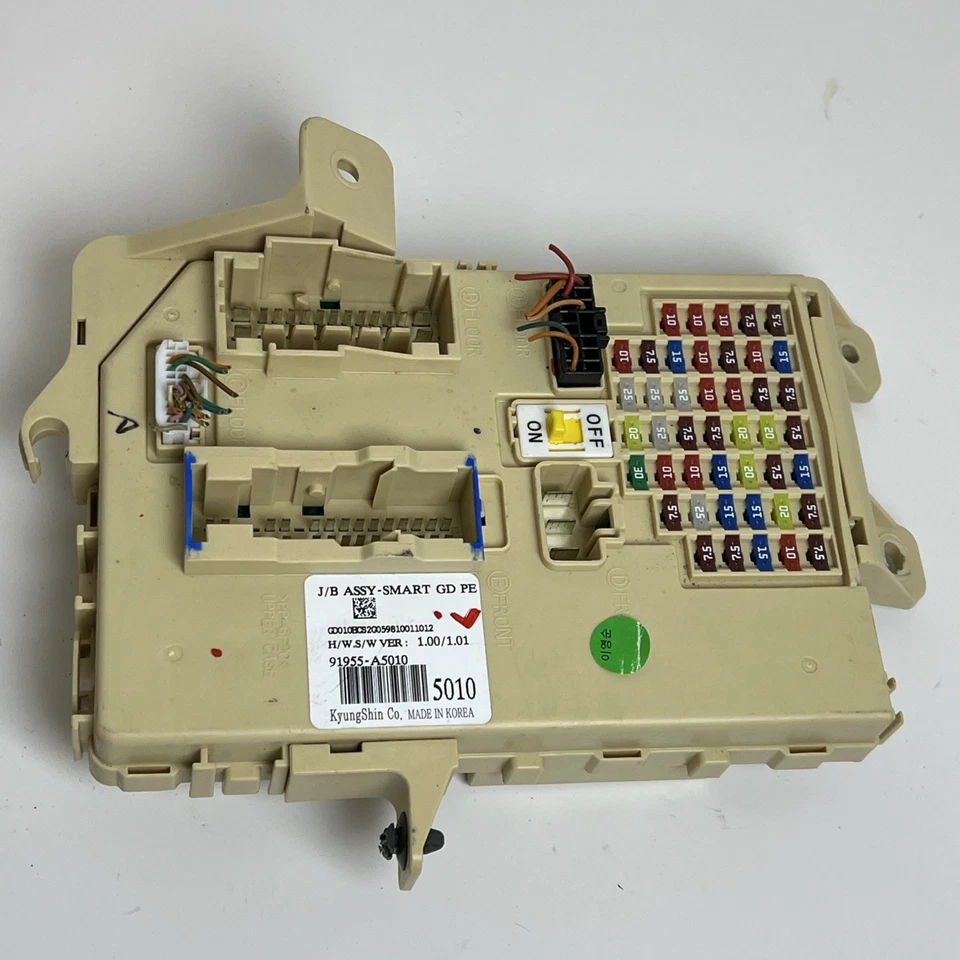 2016 HYUNDAI ELANTRA INTERIOR CABIN FUSE BOX JUNCTION MODULE 91955-A5010 OEM - Image 1 of 4