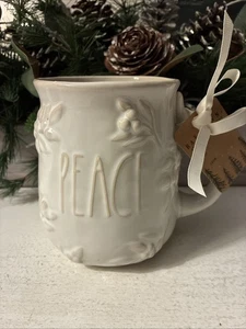 Tazza natalizia testurizzata Rae Dunn magenta PEACE - Foto 1 di 5