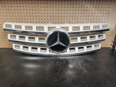 09-11 MERCEDES BENZ PARRILLA W164 ML350 ML550 Conjunto de parrilla superior delantera OEM Foto 1 de 4
