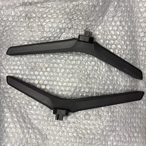 (NEU) HISENSE TV 50" 50A6Q STANDFUSS SET LINKS + RECHTS KOMPLETT MIT SCHRAUBEN - Bild 1 von 2