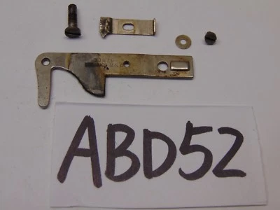 SINGER SEWING MACHINE REPLACEMENT PART 99 THREAD REGULATOR 33676 & GUIDE  - Image 1 of 3