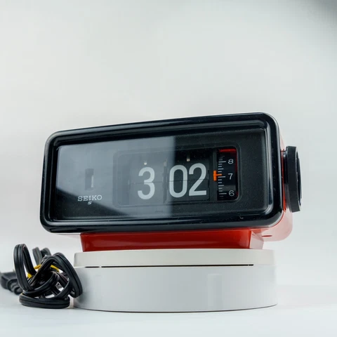 SE|KO Flip Clock Alarm DP-692 Red Body Space age Vintage Excellent #923 Cover
