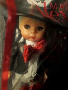 McDonalds 2010 Madame Alexander Puppe Mad Hatter Alice im Wunderland Neu - Bild 1 von 5