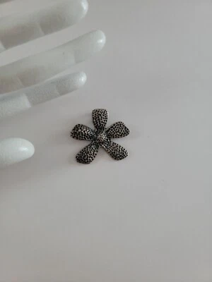 Colgante Flor Margarita Texturizada Plata de Ley Oxidada Silpada S1101 Foto 1 de 4