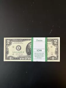 100 TWO DOLLAR BILLS - UNCIRCULATED SEQUENCIAL - REPEATER BILL INSIDE - Picture 1 of 3