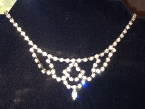 Schönes geschliffenes Glas Halsreif Halskette KOSTENLOSER VERSAND - Bild 1 von 7